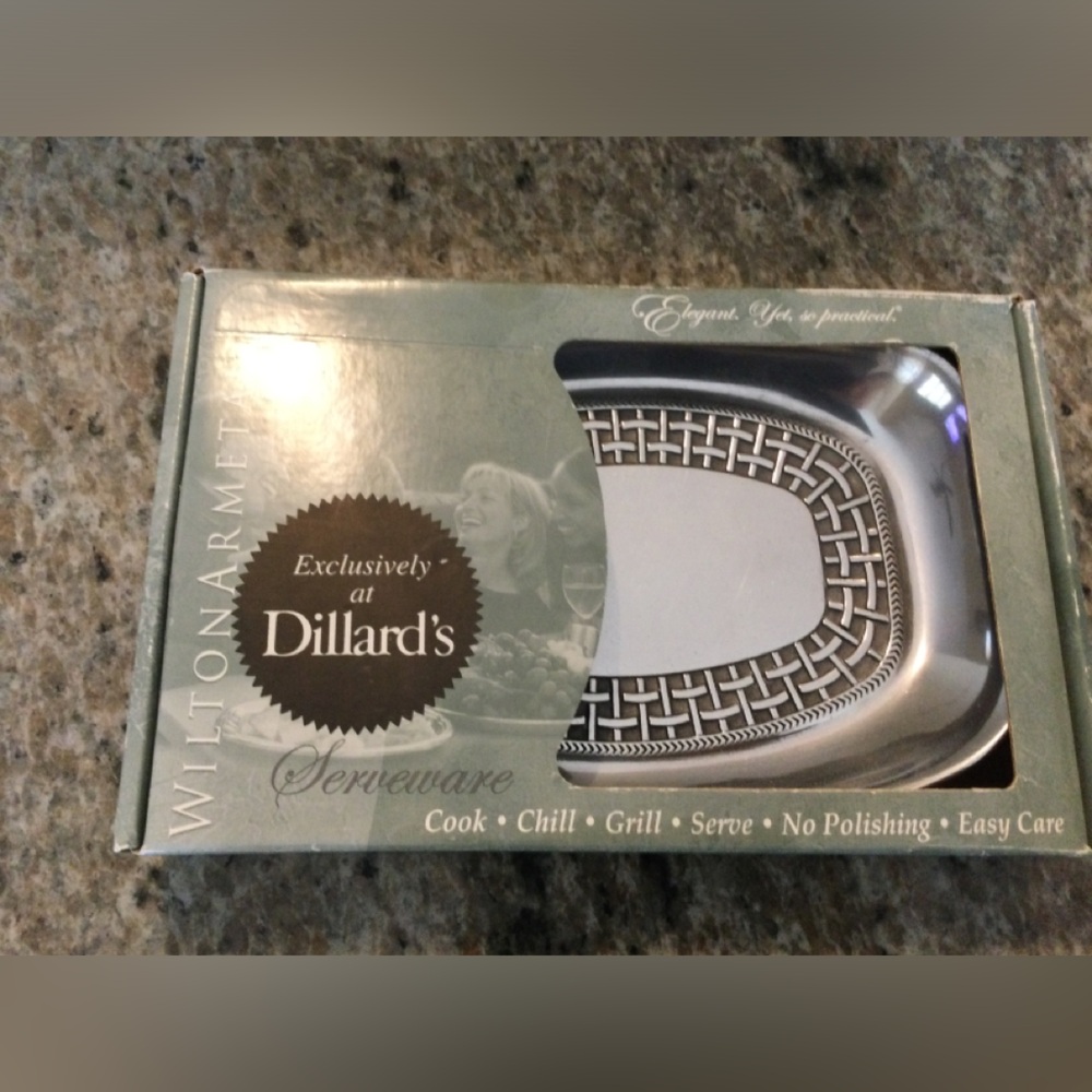 Wilton Armatelle oval tray. Brand new